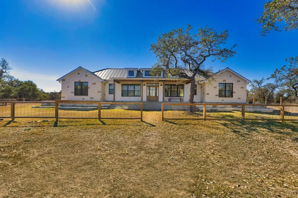 164 Lyndons Ln, Fredericksburg, TX 78624 - #1