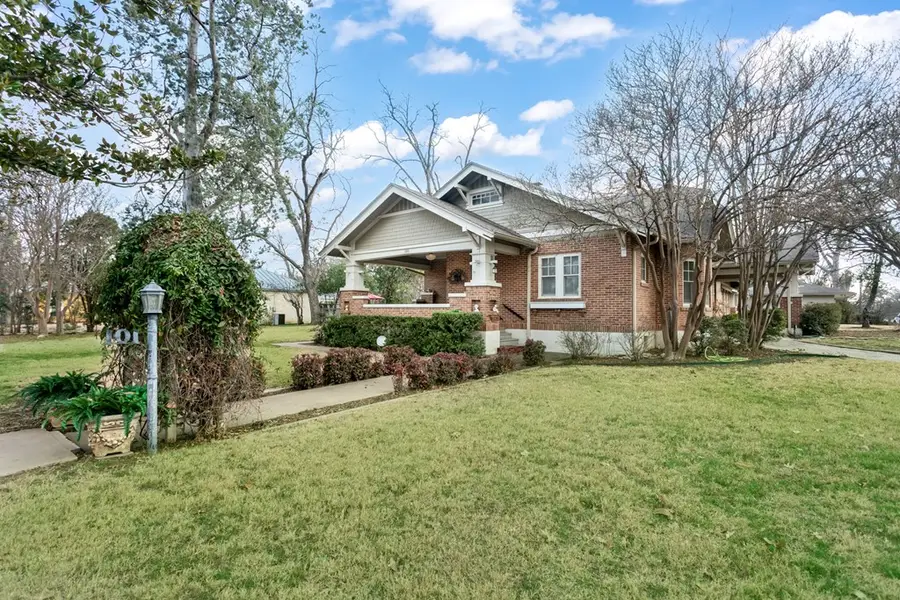 101 E Hackberry St, Fredericksburg, TX 78624 - #3