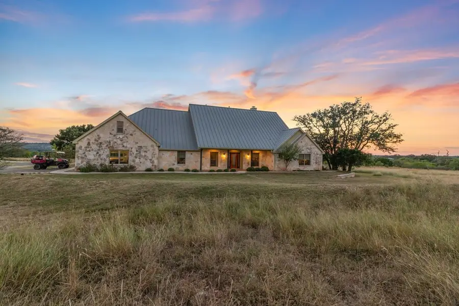 647 Funf Kinder Rd, Fredericksburg, TX 78624 - #2