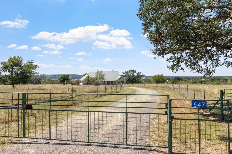 647 Funf Kinder Rd, Fredericksburg, TX 78624 - #3