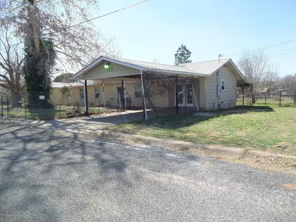 710 Elm St, Mason, TX 76856