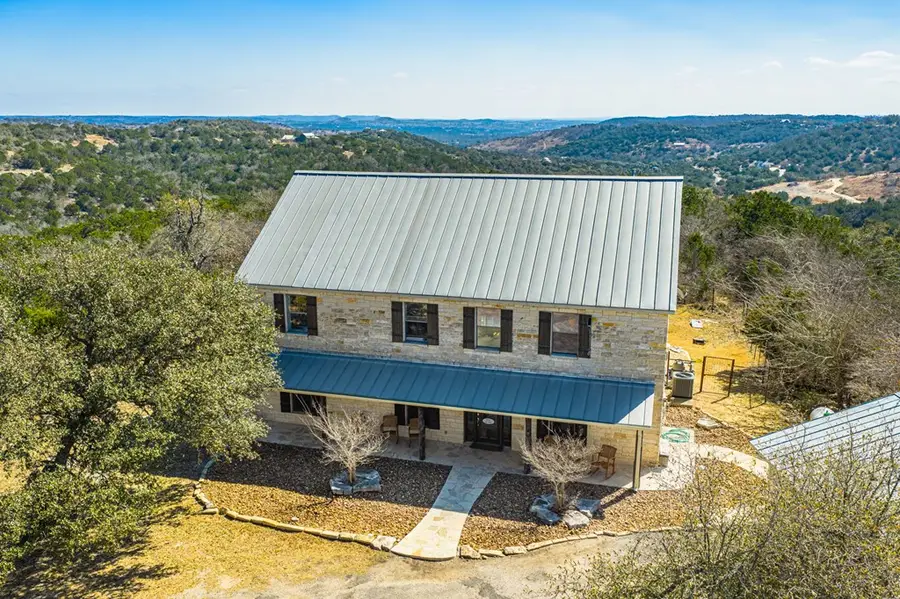 117 Point Rd, Fredericksburg, TX 78624 - #3