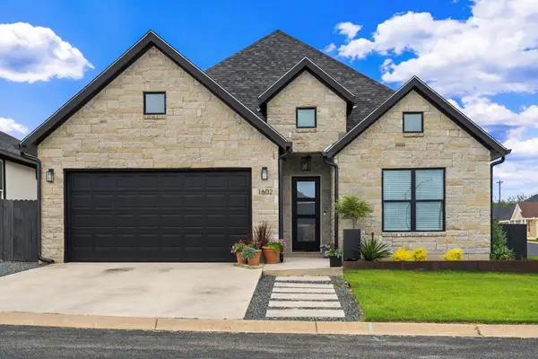 1602 Redwood Ct, Fredericksburg, TX 78624