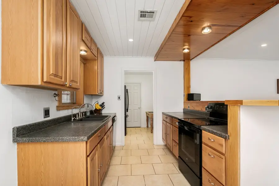 115 Crestwood Dr, Fredericksburg, TX 78624 - #3