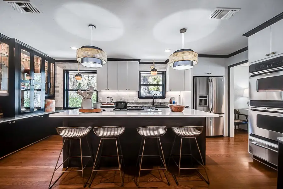 107 Glenwood Dr, Fredericksburg, TX 78624 - #2