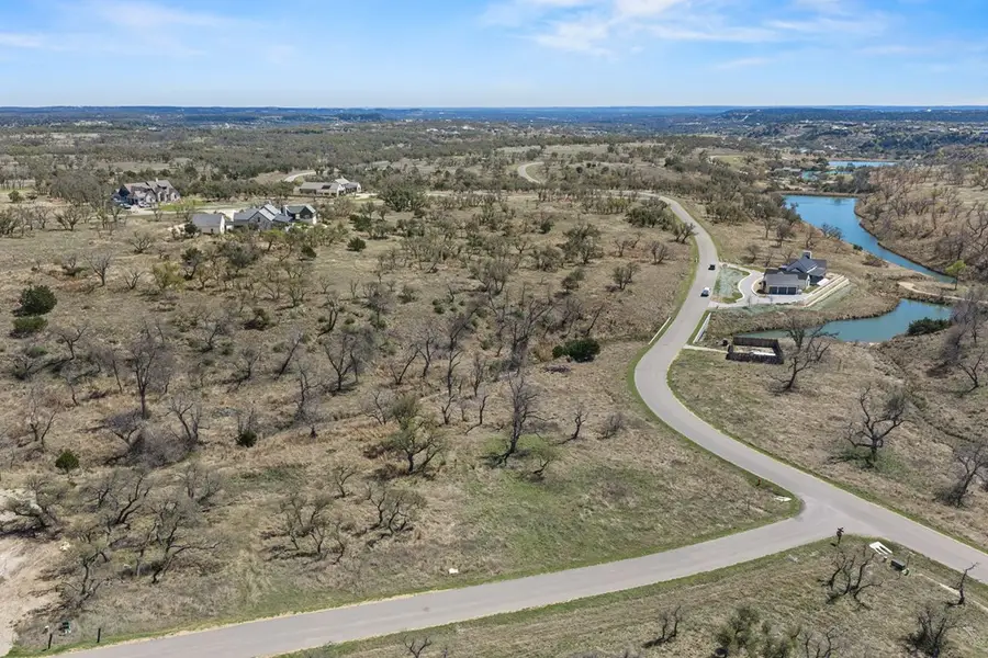 813 Beaumont Dr, Fredericksburg, TX 78624 - #2