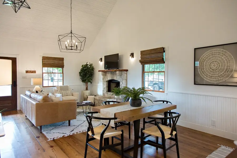 204 S Elk St, Fredericksburg, TX 78624 - #2