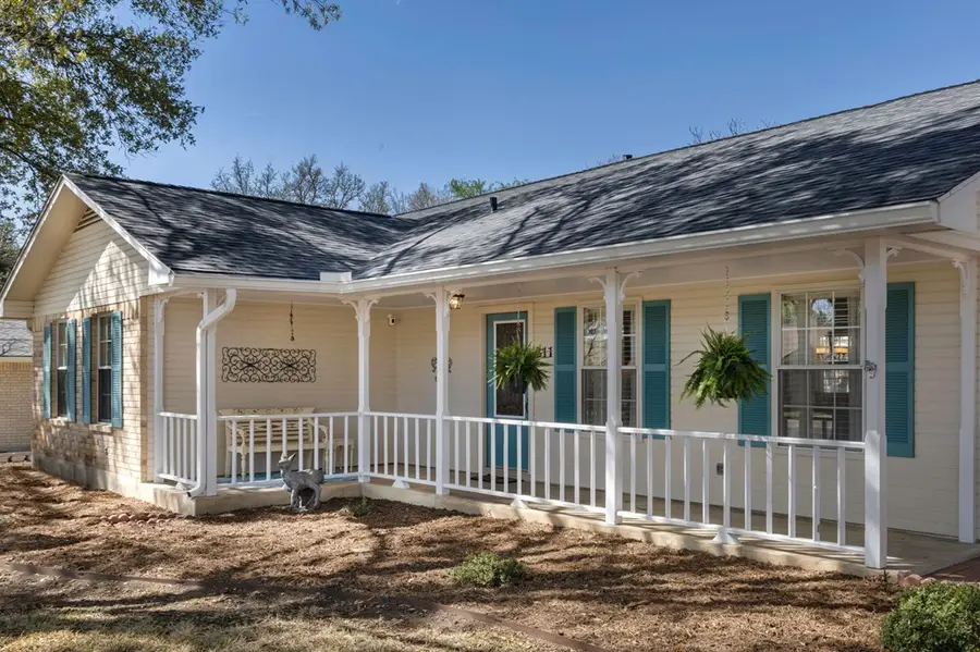 211 W Driftwood Dr, Fredericksburg, TX 78624 - #2