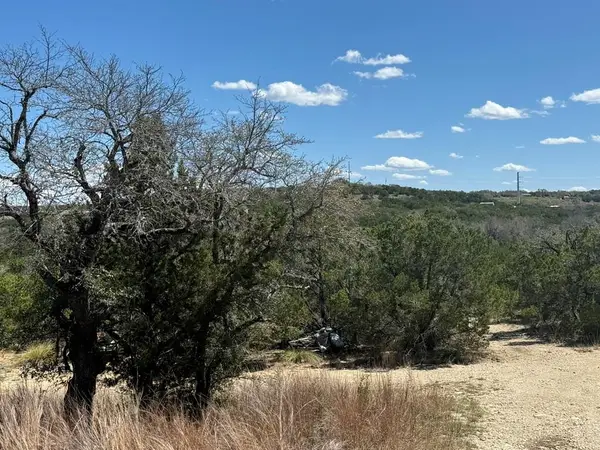 100 Manana, Blanco, TX 78606