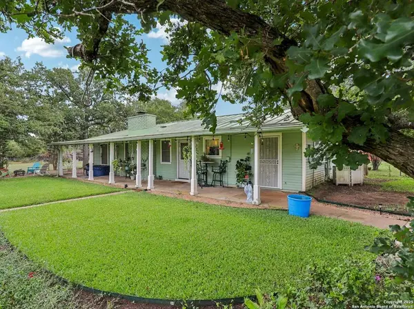 721 Rocky Creek Rd, Harper, TX 78631