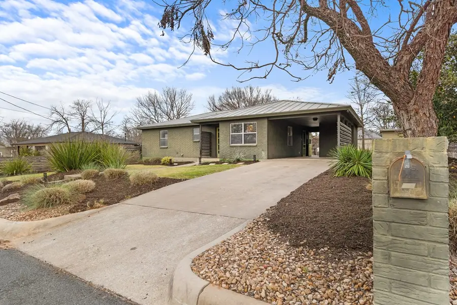 406 E College St, Fredericksburg, TX 78624 - #2