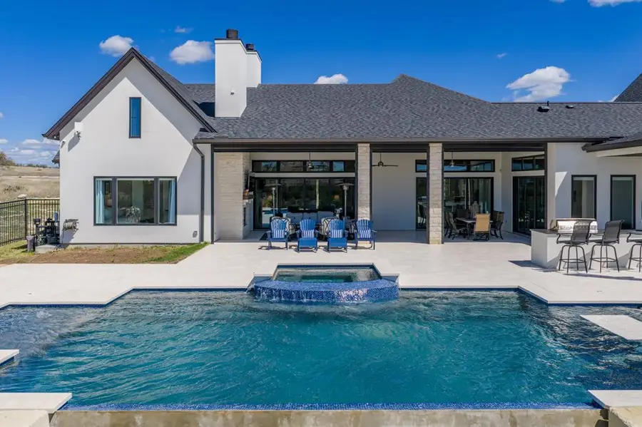 1051 N Cattlemans Crossing Dr, Kerrville, TX 78028 - #2