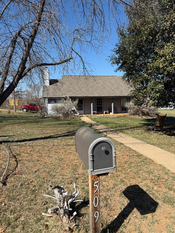 509 Flag Creek Dr, Llano, TX 78643