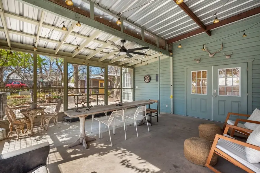 308 Cottonwood St, Fredericksburg, TX 78624 - #2