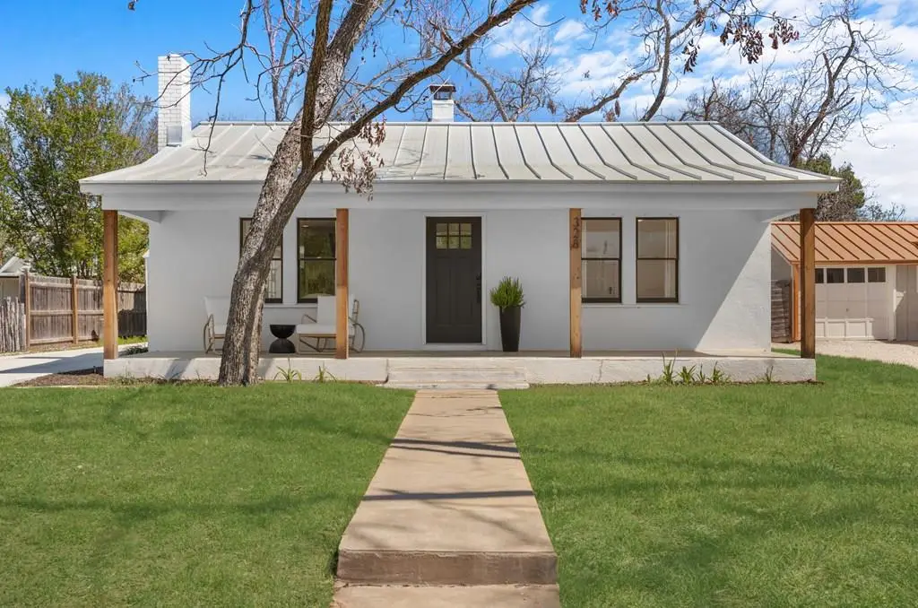 328 W Morse St, Fredericksburg, TX 78624 - #1