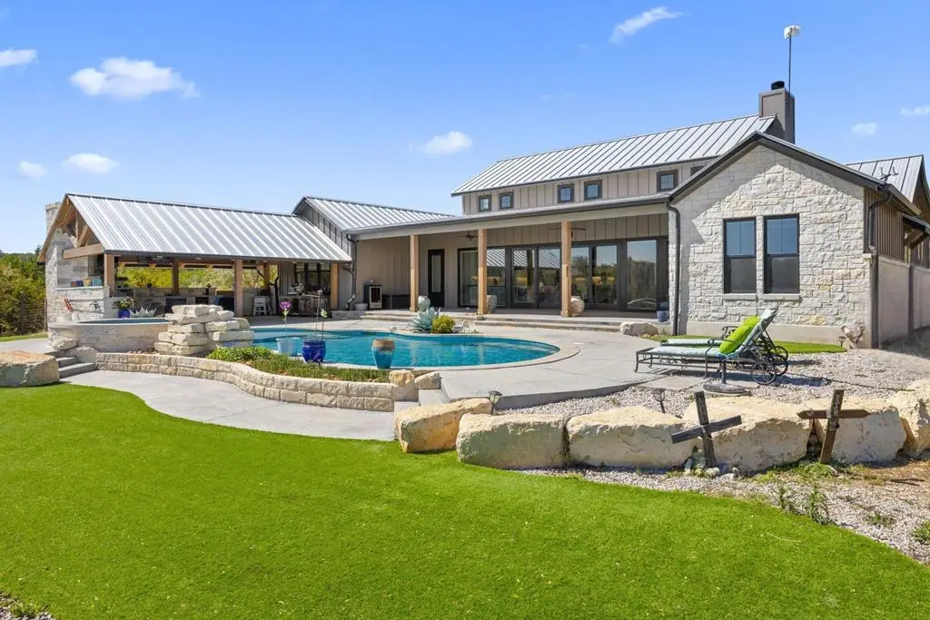 2105 Legacy Hills Dr, Johnson City, TX 78636 - #1