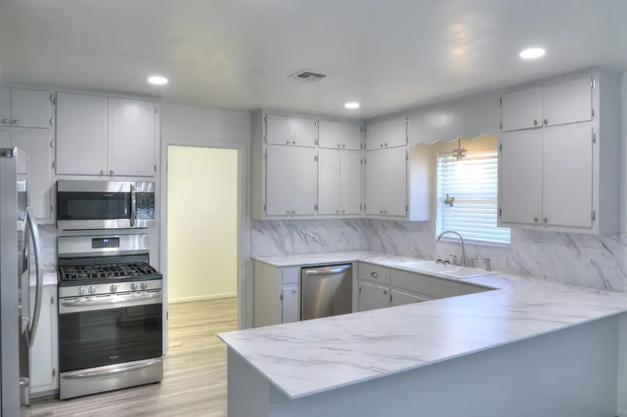 211 Forest Trail Dr, Fredericksburg, TX 78624 - #3