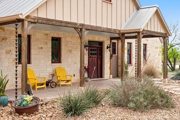 1503 Funf Kinder Rd, Fredericksburg, TX 78624