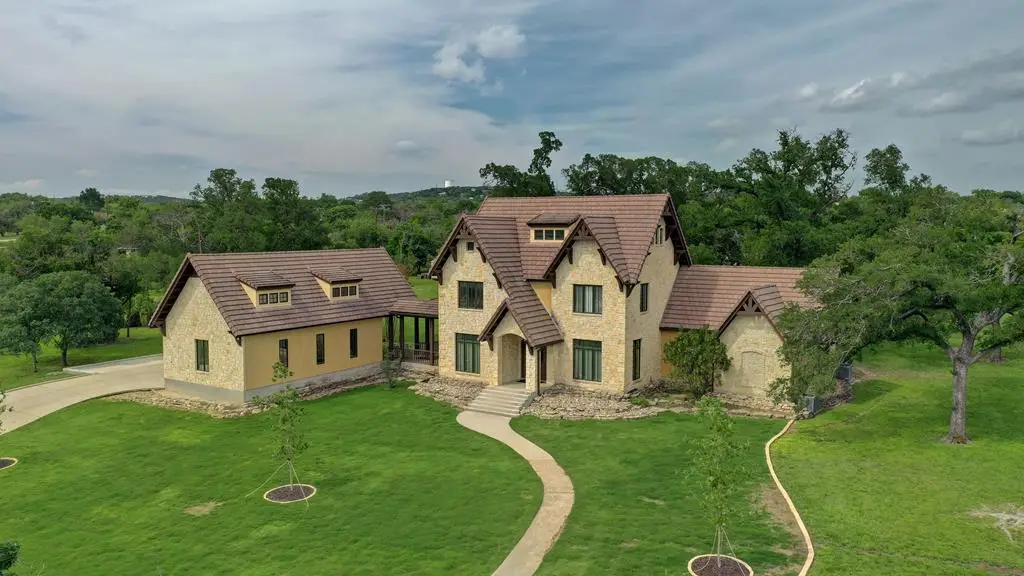 1104 Lois St, Kerrville, TX 78028 - #1