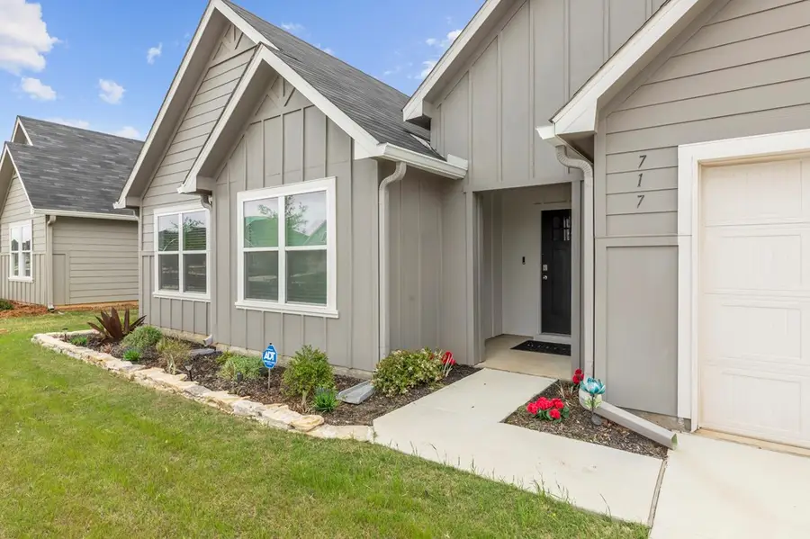 717 Grace Ln, Fredericksburg, TX 78624 - #3