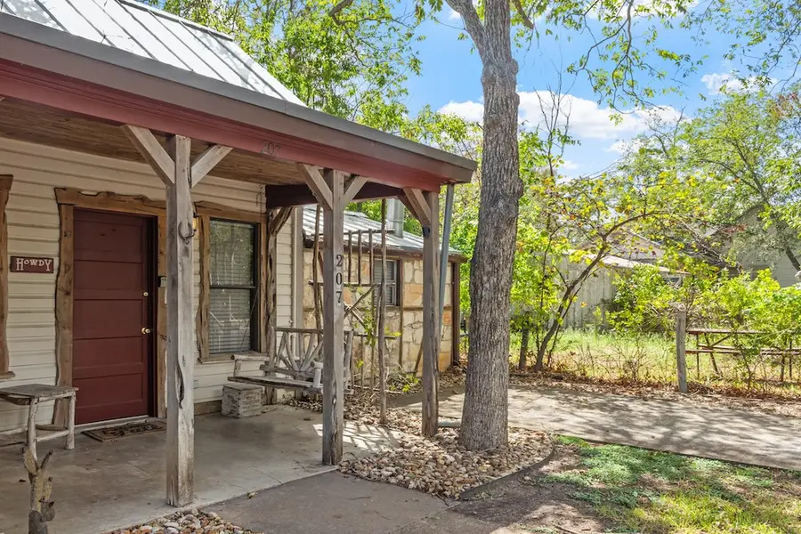 207 S Bowie, Fredericksburg, TX 78624 - #2