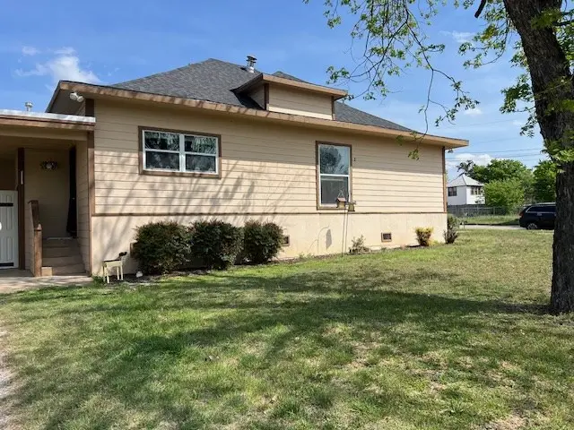 406 W 8th Street, Brady, TX 76825 - #2