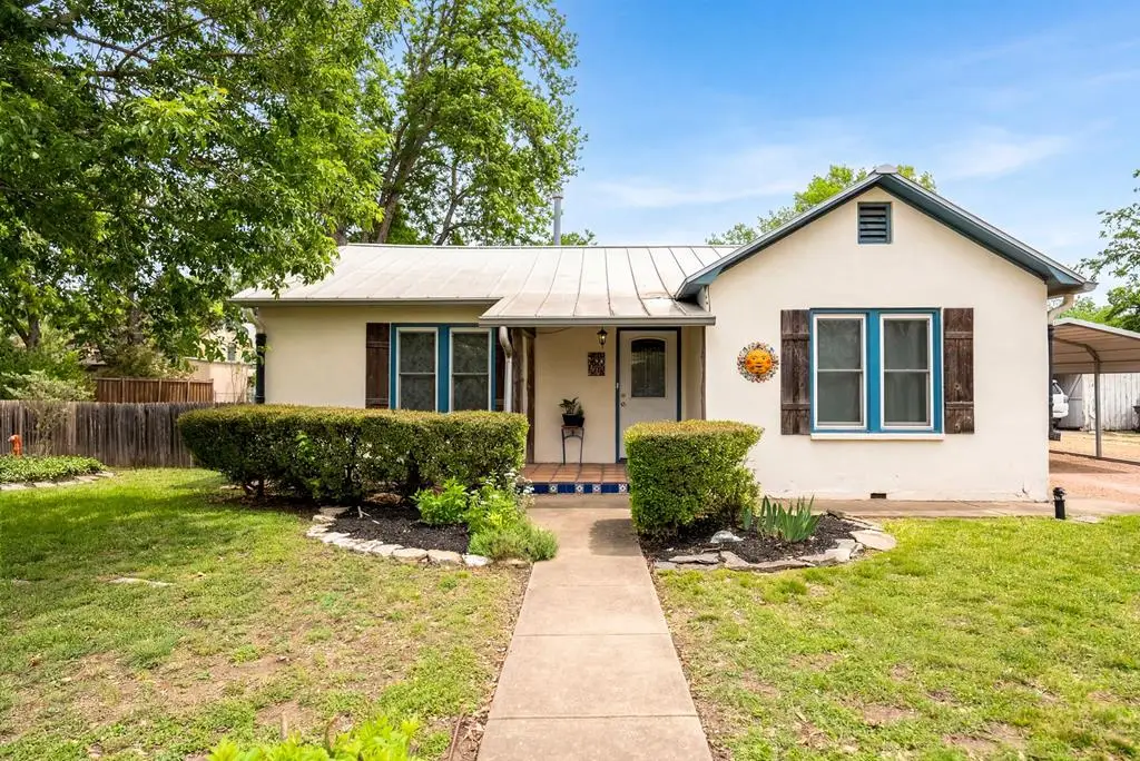 408 W College St, Fredericksburg, TX 78624 - #1