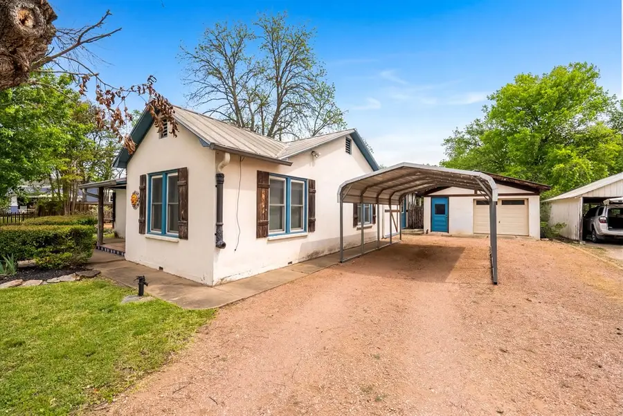 408 W College St, Fredericksburg, TX 78624 - #3