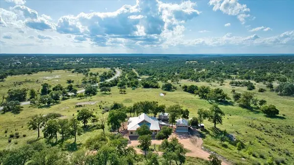 1411 Grape Creek Rd, Fredericksburg, TX 78624