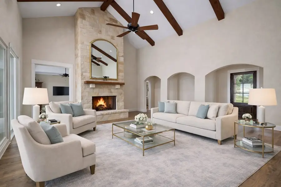 328 E Distant View Dr, Fredericksburg, TX 78624 - #2