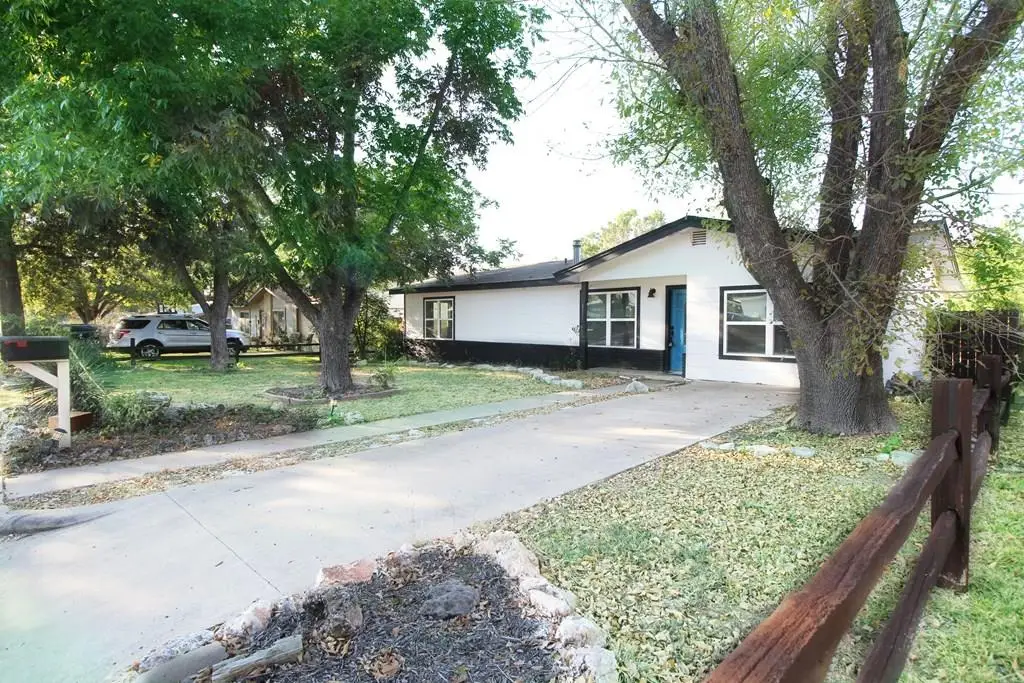 327 W Mulberry St, Fredericksburg, TX 78624 - #1