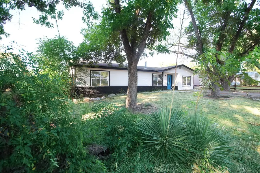 327 W Mulberry St, Fredericksburg, TX 78624 - #2