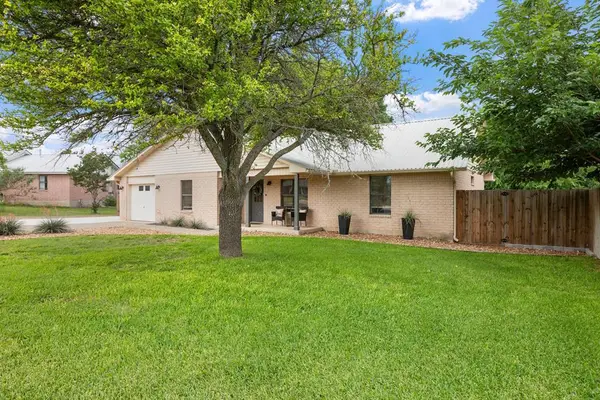 116 Henrietta Court, Fredericksburg, TX 78624