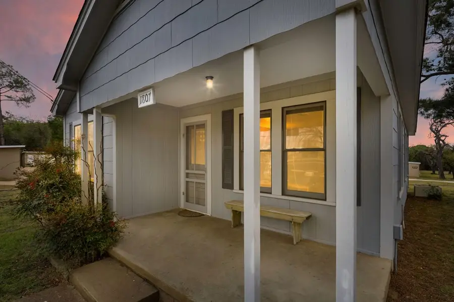 1807 N Llano St, Fredericksburg, TX 78624 - #2