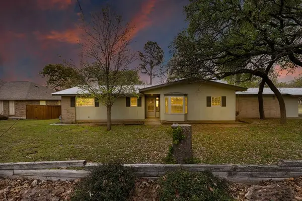 1801 N Llano St, Fredericksburg, TX 78624