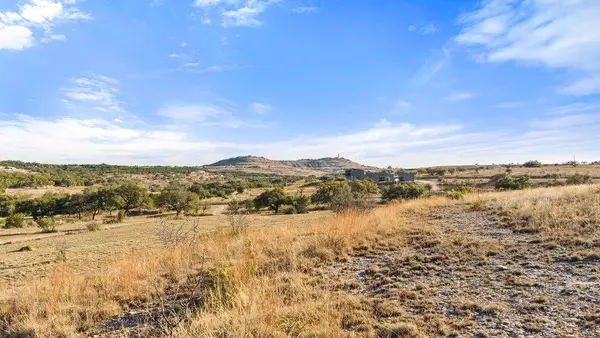 885 Stanton Rd., Johnson City, TX 78636