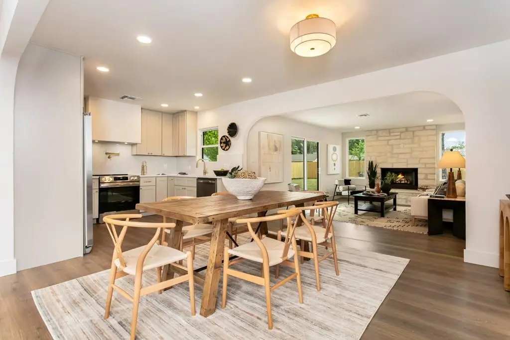 806 N Edison St, Fredericksburg, TX 78624 - #1