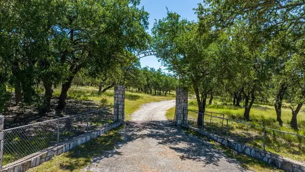 315 Rieger Rd, Harper, TX 78631