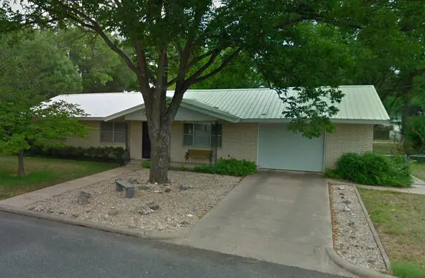 701 N Edison St, Fredericksburg, TX 78624