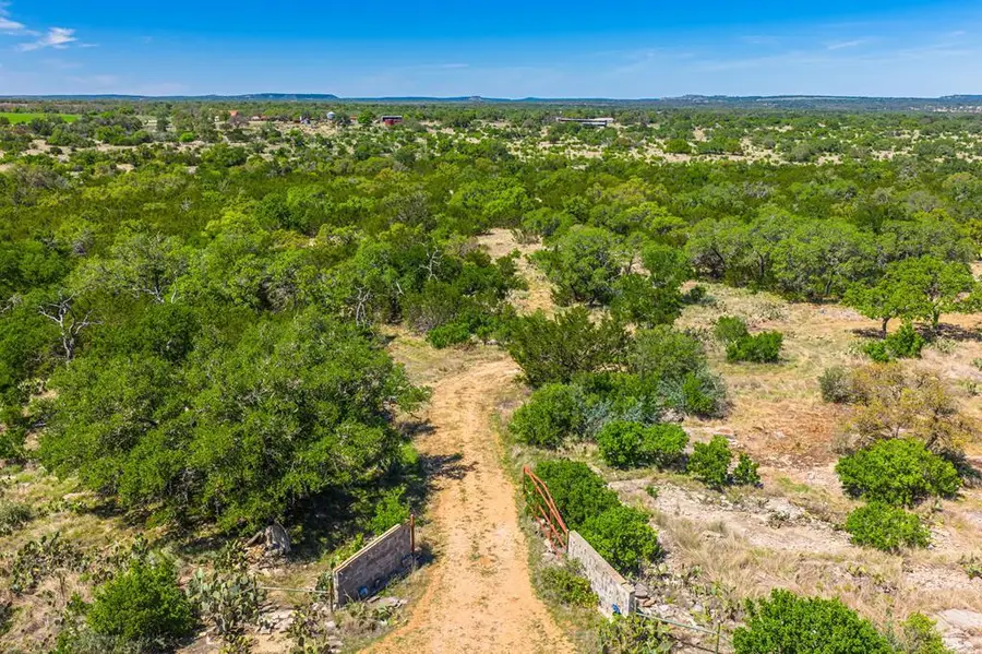 853 Elm Ridge Rd, Fredericksburg, TX 78624 - #2