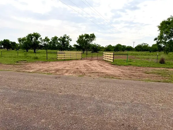 406 Airport Rd, Mason, TX 76856