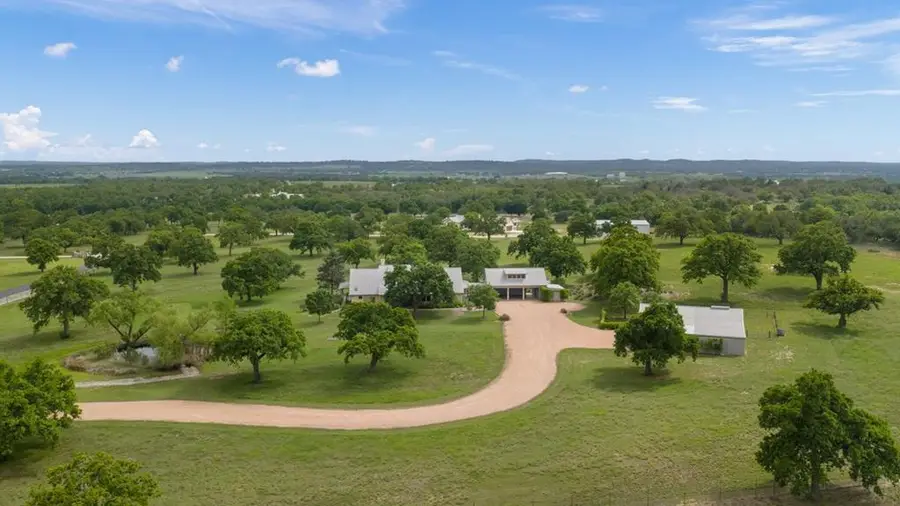 1163 Big Bend Ln, Fredericksburg, TX 78624 - #2