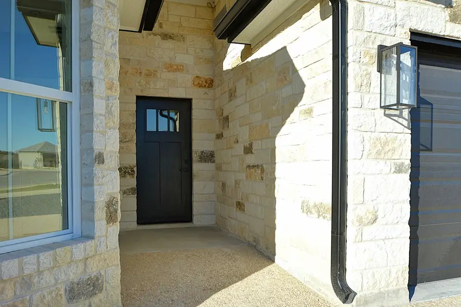 1806 Chateau Ln, Kerrville, TX 78028 - #2