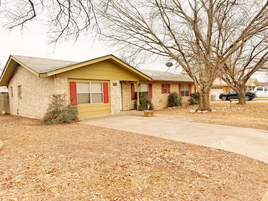 607 N Bowie, Fredericksburg, TX 78624 - #2