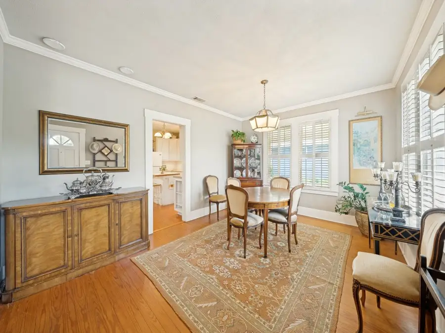 217 W Morse St, Fredericksburg, TX 78624 - #3