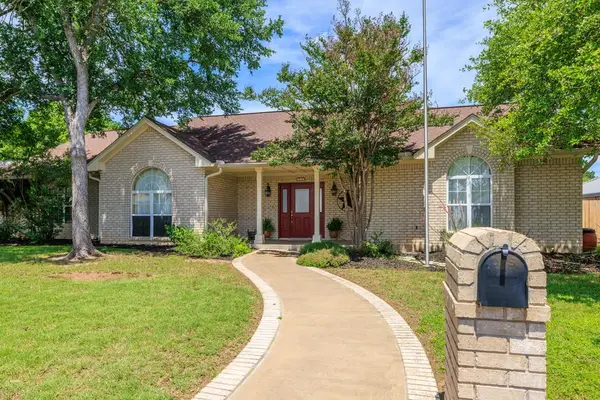 608 Tanya, Fredericksburg, TX 78624
