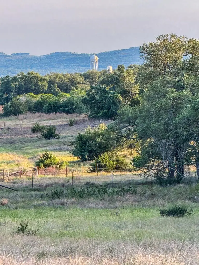 3513 N Us Hwy 281, Blanco, TX 78606 - #3