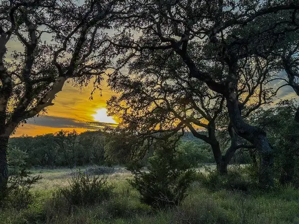 3513 N Us Hwy 281, Blanco, TX 78606