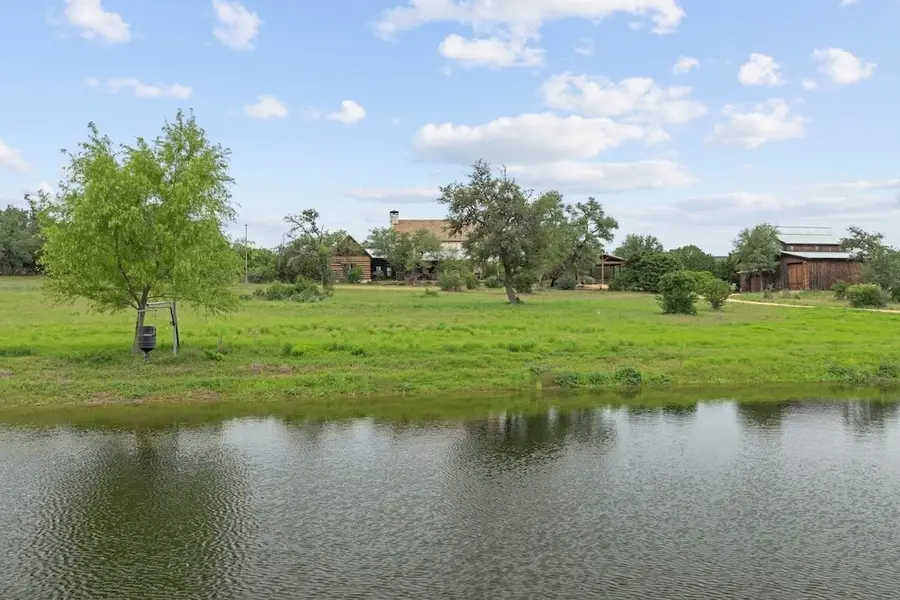 382 Breezy Hills Dr, Fredericksburg, TX 78624 - #2