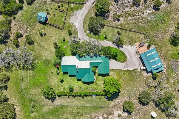722 W Lacey Oak Pkwy, Kerrville, TX 78028